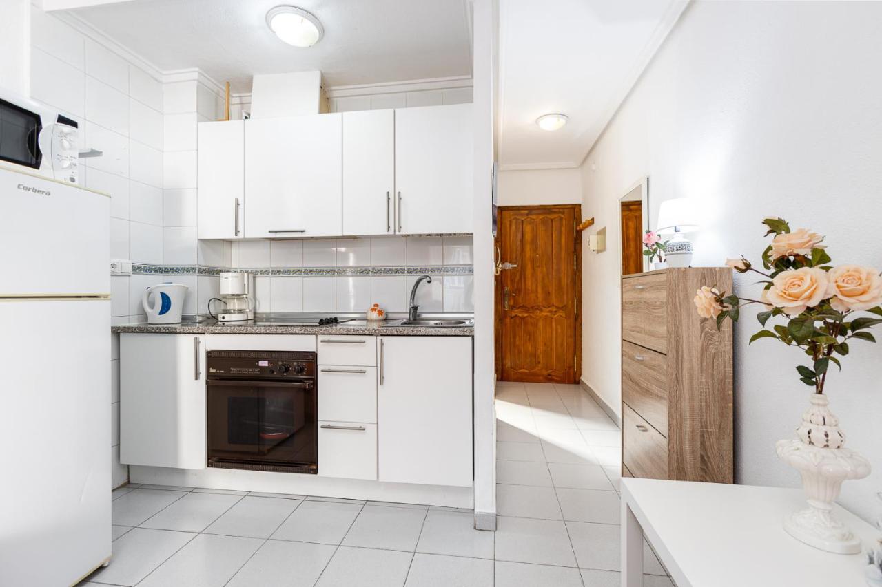 Apartment Studio Relax Almudena Torrevieja Bagian luar foto
