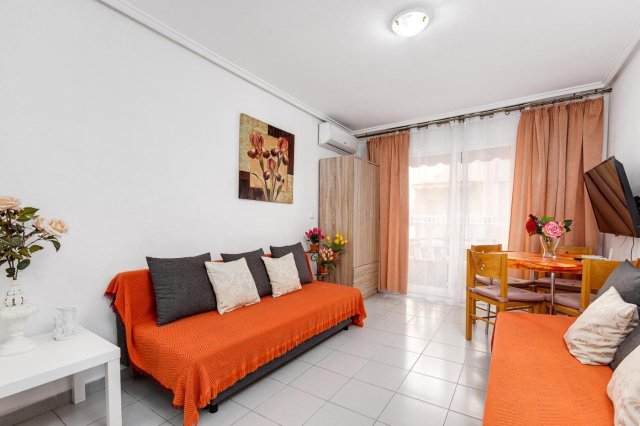 Apartment Studio Relax Almudena Torrevieja Bagian luar foto
