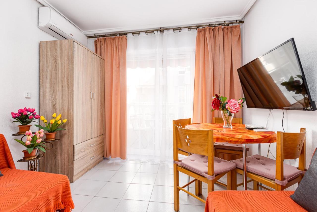 Apartment Studio Relax Almudena Torrevieja Bagian luar foto