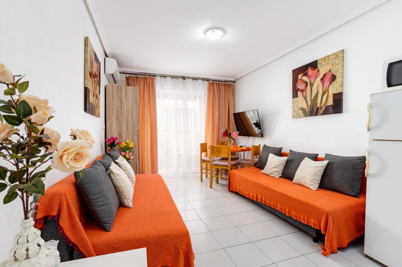 Apartment Studio Relax Almudena Torrevieja Bagian luar foto
