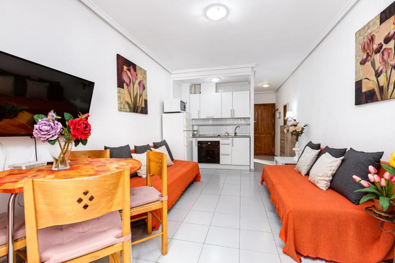 Apartment Studio Relax Almudena Torrevieja Bagian luar foto