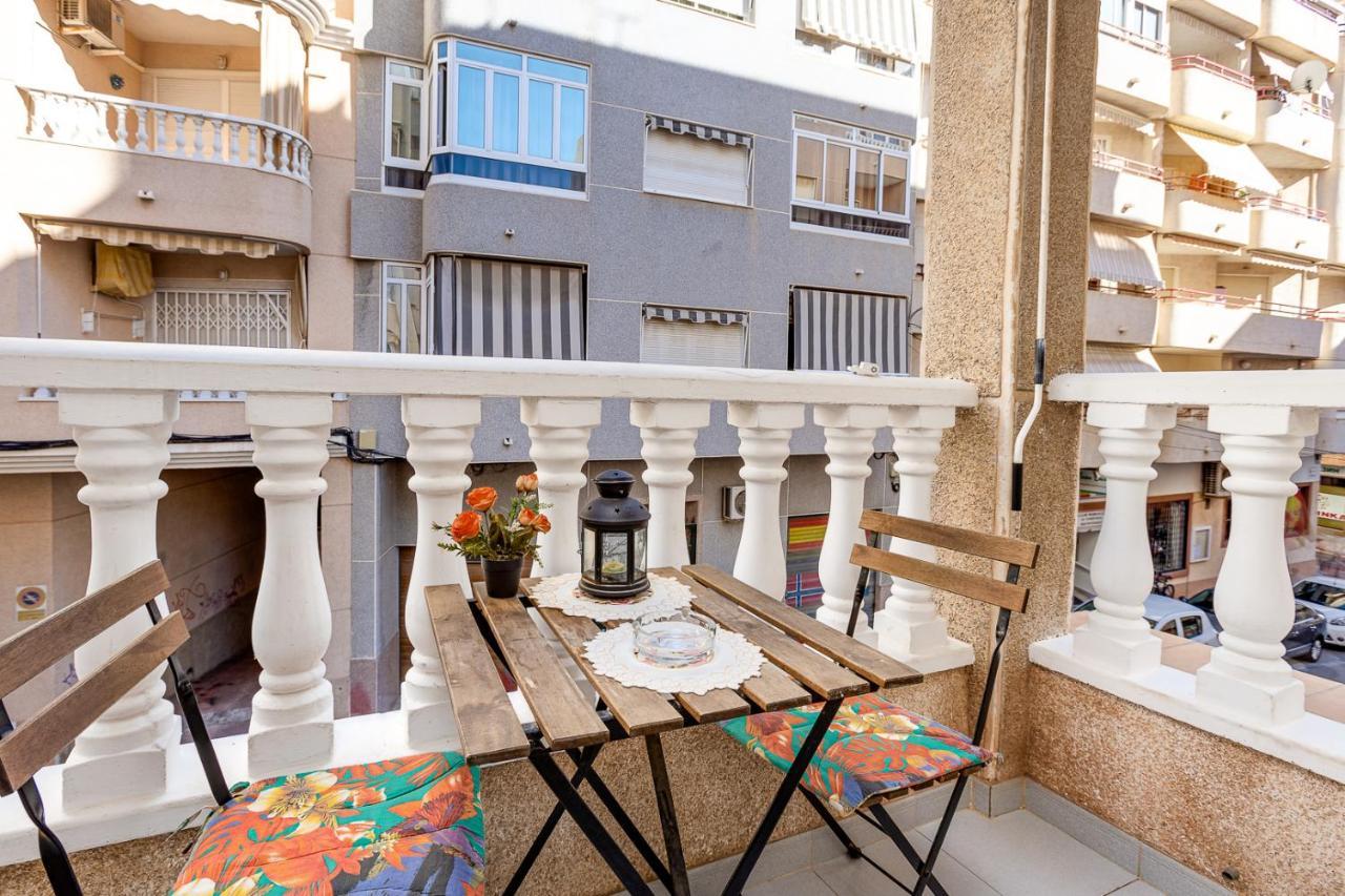 Apartment Studio Relax Almudena Torrevieja Bagian luar foto