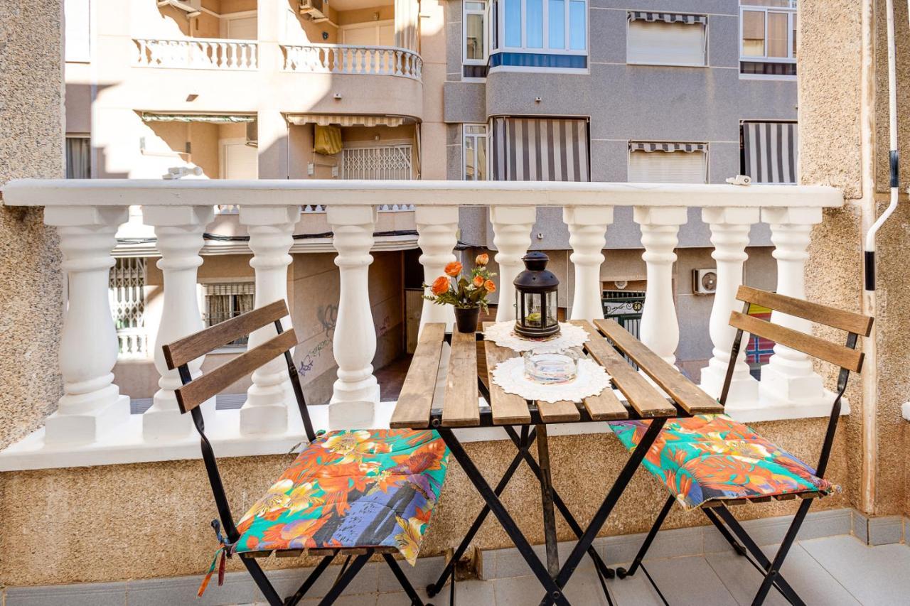 Apartment Studio Relax Almudena Torrevieja Bagian luar foto